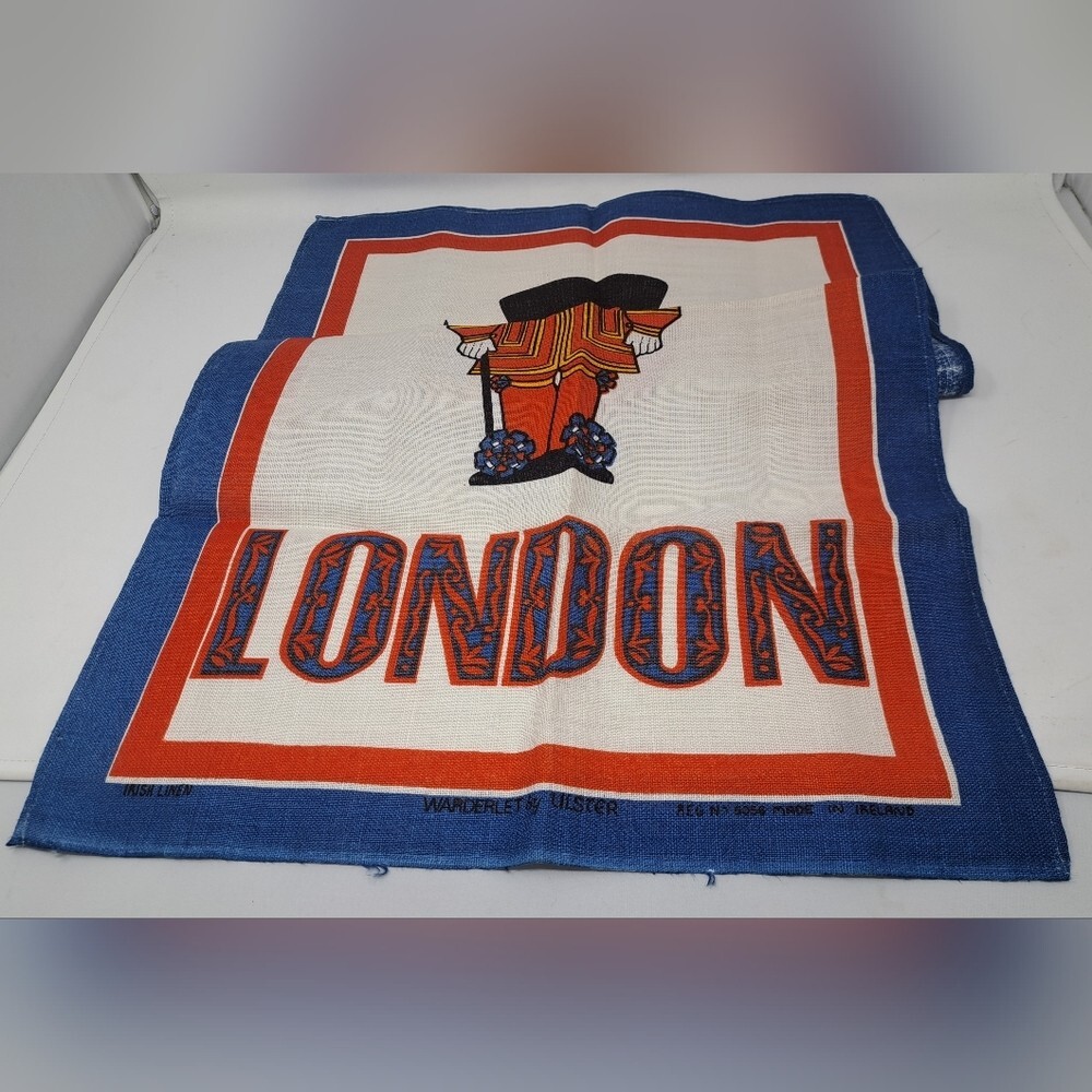 Warderlet by Ulsters Weavers Irish Linen Tea Towel London England  30 x 18.5"